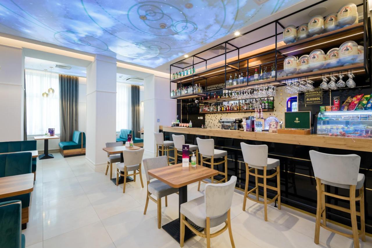 Sky Hotel คราคูฟ ภายนอก รูปภาพ