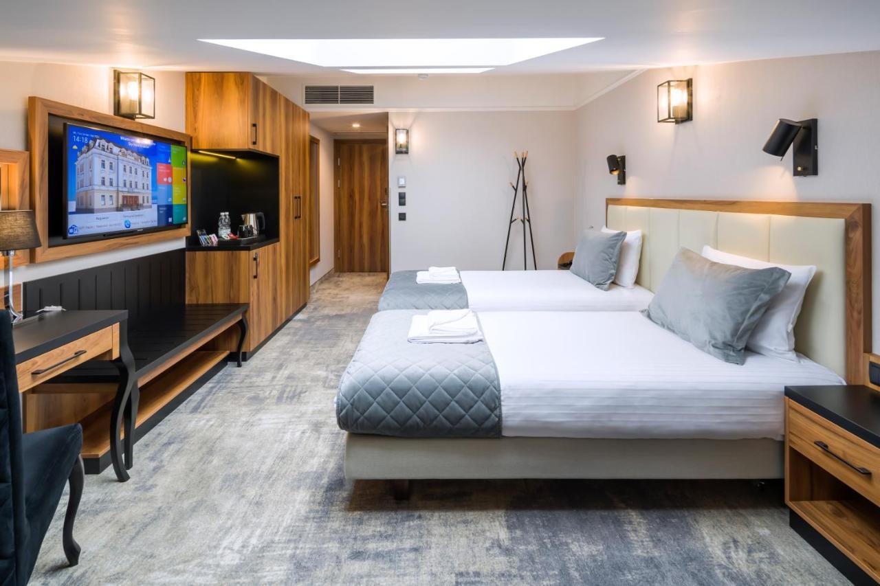 Sky Hotel คราคูฟ ภายนอก รูปภาพ